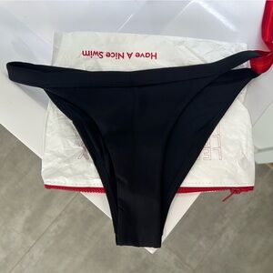 Left On Friday Salty Bottom Black Small